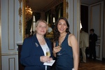 Соотечественница из Посольства в Париже поделилась впечатлениями с Лейсэн Шаяхметовой о том, как проходит Год России во Франции, на официальном приеме в Центре Маршалла, Париж. 21 июня 2010г.